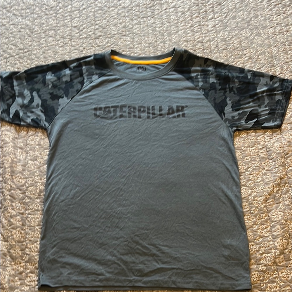 Caterpillar Gray Short Sleeve Tee with Crew Neck